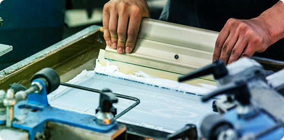 Serigrafia e resinagem